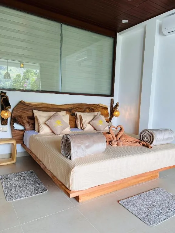 Deluxe Queen Room — Lavendra Paradise